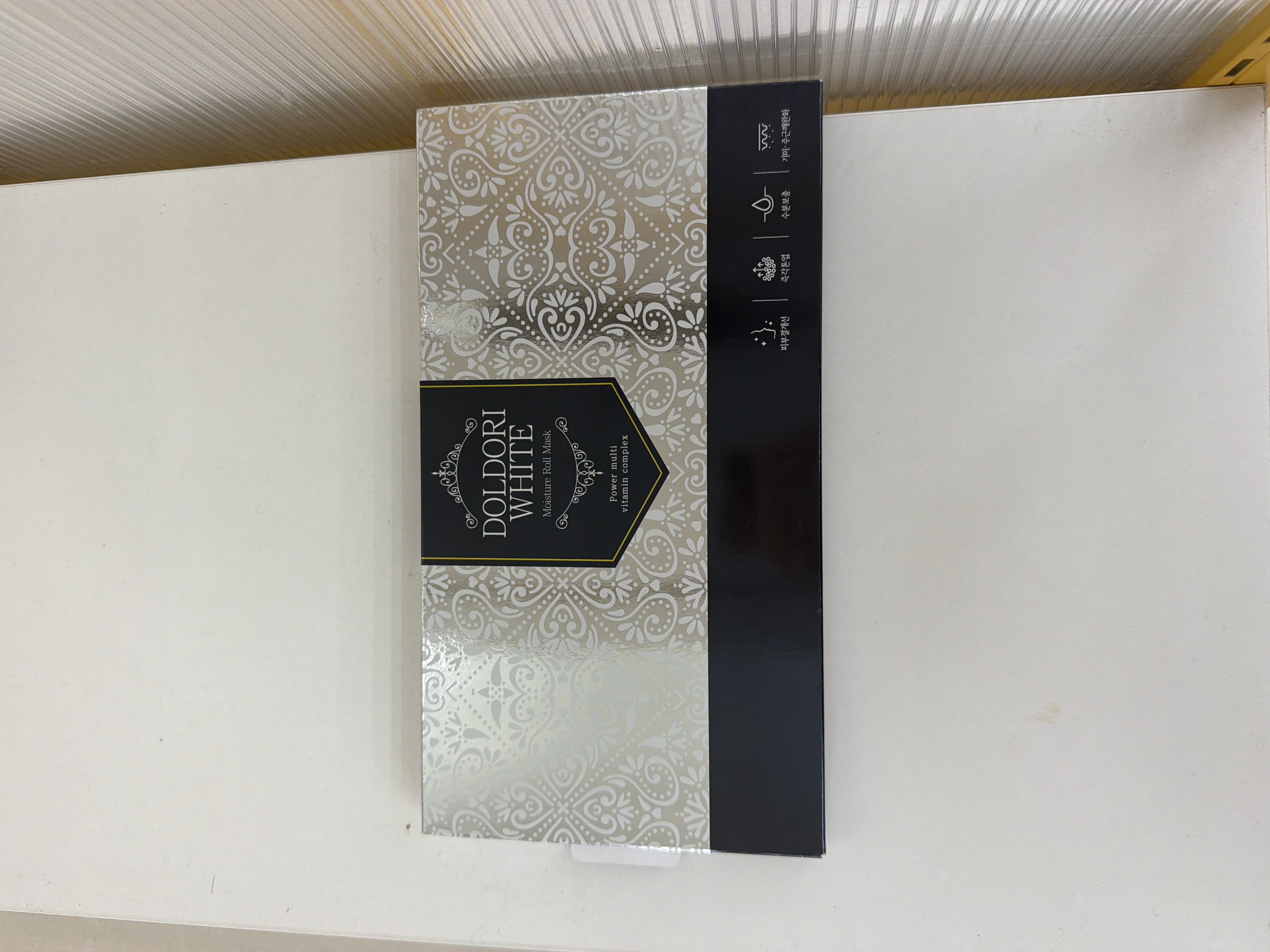 DOLDORI WHITE moisture roll mask pack